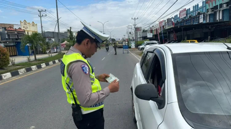 Ditlantas Polda Sultra dan Tim Gabungan Gelar Operasi Kepatuhan Pajak Kendaraan