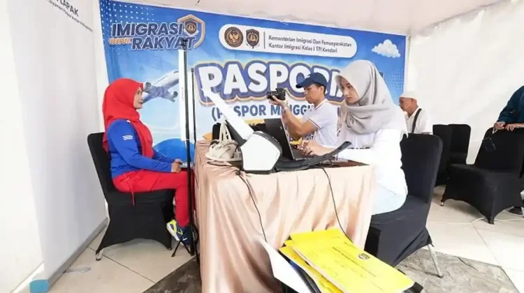 Imigrasi Kendari Hadirkan PASPORIA di CFD, Warga Antusias Urus Paspor