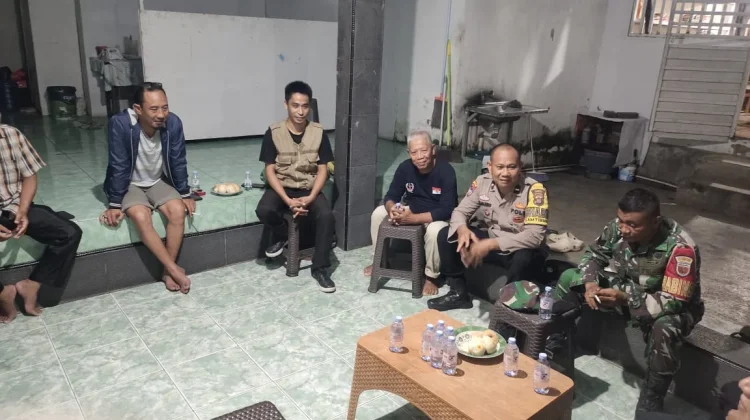 Aparat Bersama Warga Kelurahan Bende Gelar Pertemuan