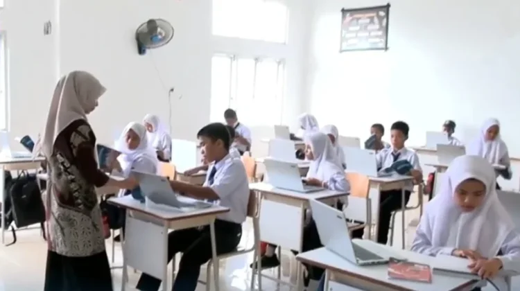 Pemenuhan Tenaga BK pada SRMP 25 Kendari Menunggu dari Pusat