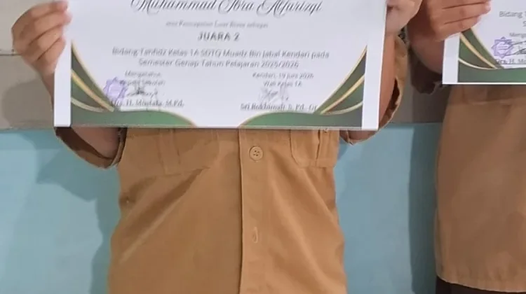 Sejumlah Sekolah di Kendari Bagikan Rapor, SDTQ Beri Apresiasi