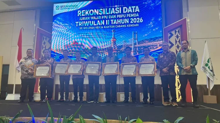 Tertib Bayar Iuran, Pemkab Koltim Terima Penghargaan BPJS Kesehatan