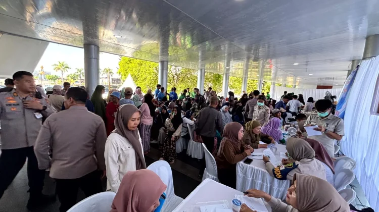 Ratusan Warga Padati Puncak Bakti Kesehatan Hari Bhayangkara ke-80 di MTQ Kendari