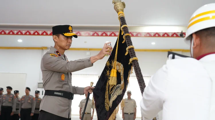 Peringati Hari Bhayangkara ke-80, Kapolda Sultra Pimpin Upacara Pemuliaan Pataka