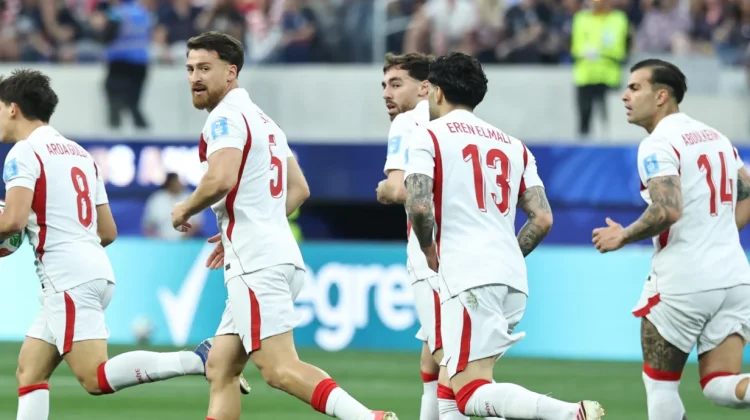 Turki Tumbangkan Amerika Serikat 3-2, Menang Dramatis di Menit Akhir