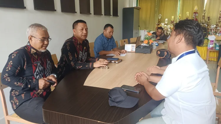 SMANSA  Kendari Jalin Kerjasama RRI dengan Program English Corner
