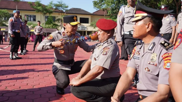 Hari Bhayangkara Ke-80, 827 Personel Polda Sultra Terima Kenaikan Pangkat