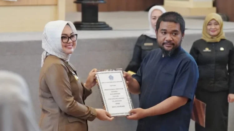DPRD Kendari Serahkan Keputusan Pertanggungjawaban APBD 2025