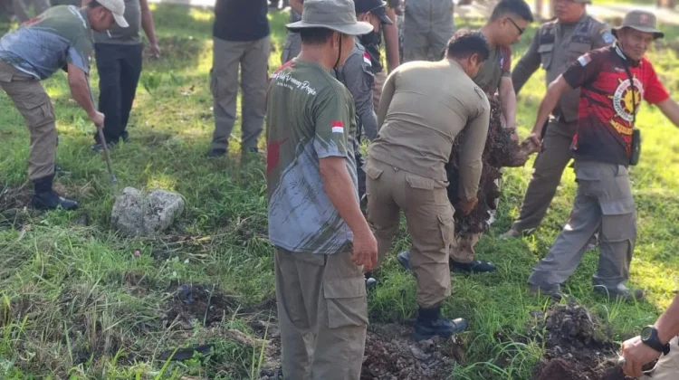Pemkot Kendari Libatkan Sejumlah OPD dalam Kerja Bakti Penataan Taman Kota