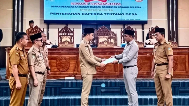 Pemkab Konsel Serahkan Raperda Perubahan tentang Desa ke DPRD