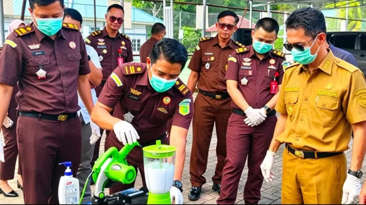 Kejari Wakatobi Musnahkan Barang Bukti Tipidum Inkrah