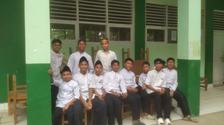 Menjelang Tahun Ajaran Baru, Santri MTsN 1 Kendari Ikuti Pembinaan di Ma'had