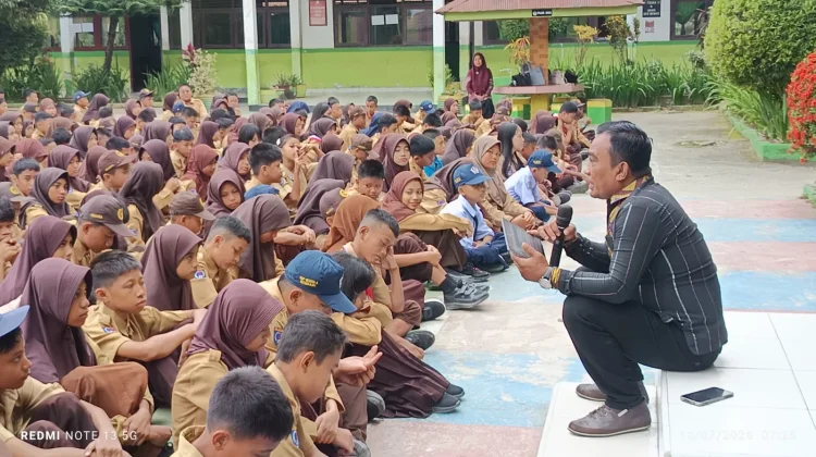 Murid SMPN 5 Kendari Terima Edukasi E-Government dari Diskominfo
