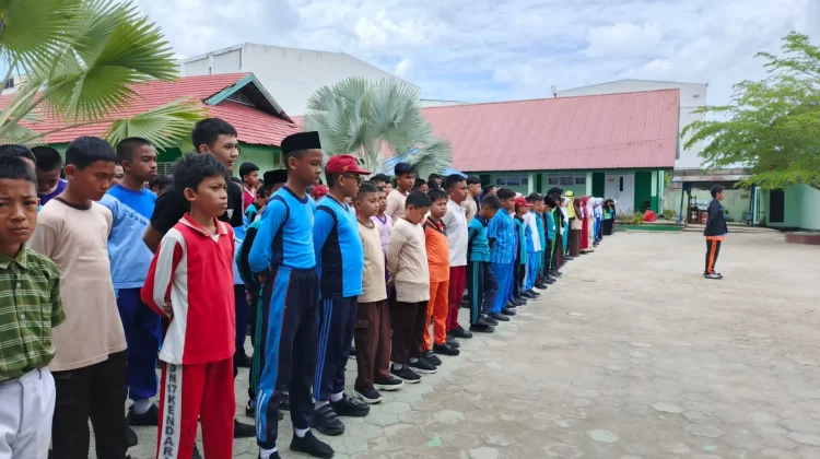 Kepala Madrasah Cetak Generasi Berakhlak dan Peduli Lingkungan