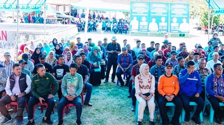 Bombana Salurkan Bantuan Sosial dan Pupuk Bersubsidi bagi Petani
