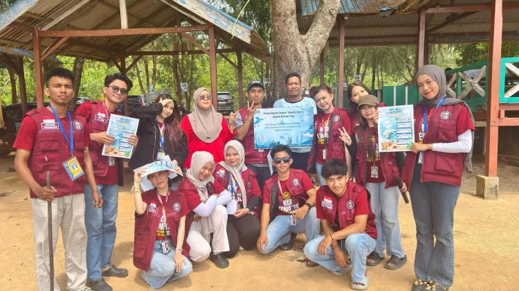 Mahasiswa KKN Gelar Kampanye Pantai Bersih di Kelurahan Toronipa