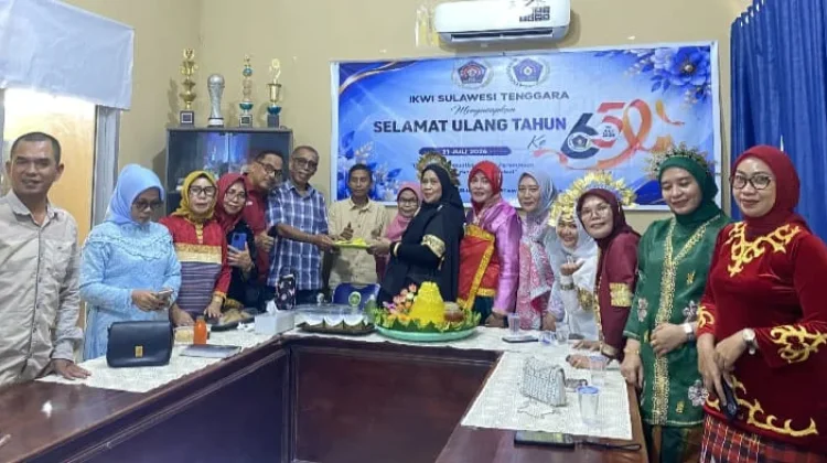 Busana Adat Muna Masuk 10 Terbaik di HUT IKWI ke-65
