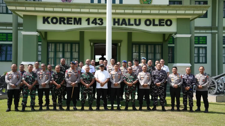 Matangkan Pengamanan Wilayah, Kapolda Sultra Kunjungi Makorem 143/Halu Oleo
