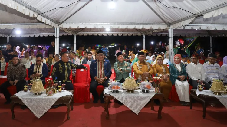 Tari Badenda Massal Tutup Meriah HUT Ke-12 Kabupaten Buton Selatan
