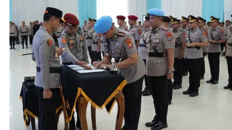 Kapolda Sultra Pimpin Sertijab PJU dan Kapolres Jajaran Polda Sultra
