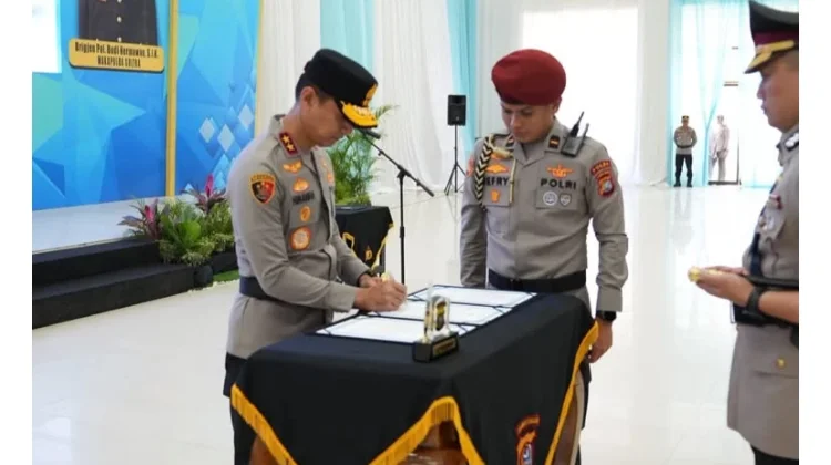 Kapolda Sultra Pimpin Sertijab PJU dan Kapolres Jajaran Polda Sultra