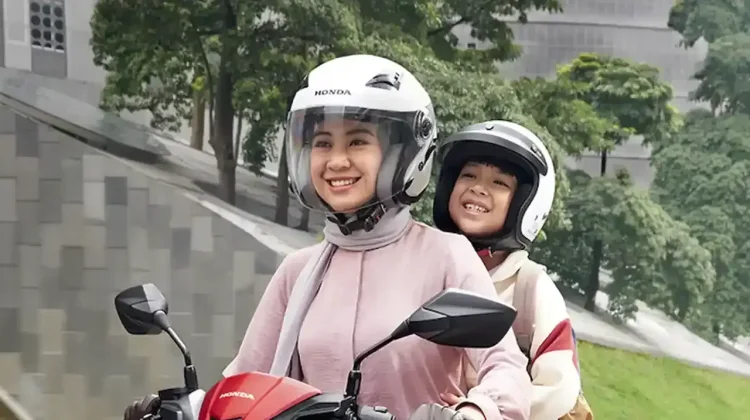 Keselamatan Anak saat Dibonceng Motor Perlu Perhatian Serius