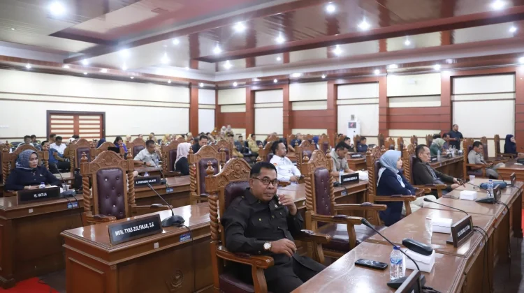 Ekonomi Sultra Tumbuh 6,23 Persen, KUA-PPAS 2027 Diserahkan ke DPRD