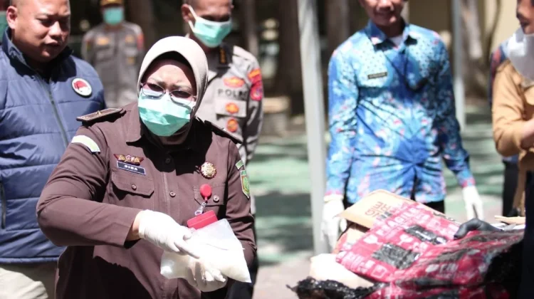 Polda Sultra Musnahkan 5,4 Kg Sabu dan Ganja, Penindakan Maret - Juli