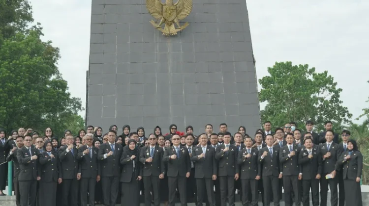Kenang Jasa Para Pahlawan, Kemenkum Sultra Gelar Tabur Bunga