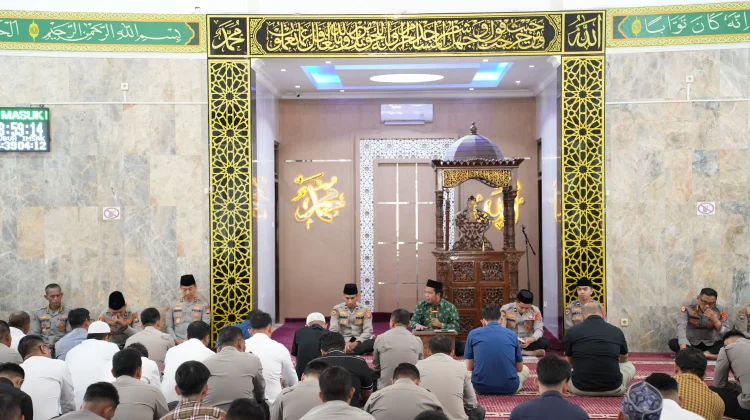 Bentengi Iman Personel, Polda Sultra Gelar Binrohtal Rutin di Masjid Al-Amin