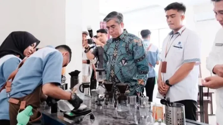 Menaker Dorong Penguatan Kompetensi Tenaga Kerja di Kendari