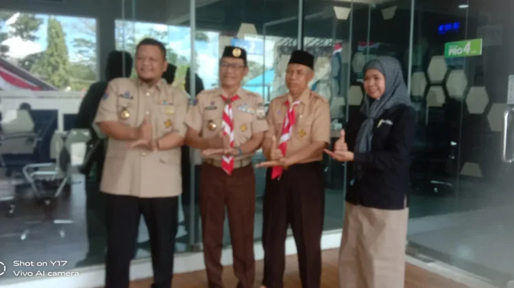 Pramuka Menanamkan Cinta Tanah Air