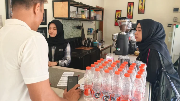 Kanwil Kemenkum Sultra Sambangi Mbakoy Coffee Konawe Terkait Royalti Musik