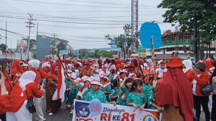 Ratusan Siswa PAUD dan TK Se-Kota Kendari Ikuti Karnaval Hut RI