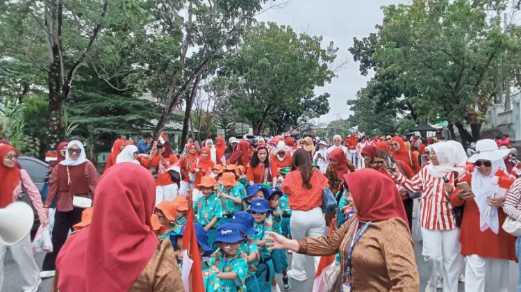 Orang Tua Murid Apresiasi Karnaval TK di Kendari