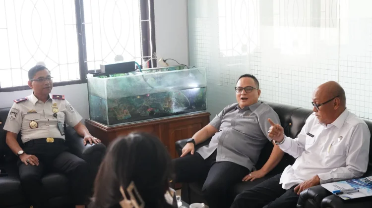 Kakanwil Kemenkum dan Ditjen Imigrasi Terima Kunjungan Kepala RRI Kendari