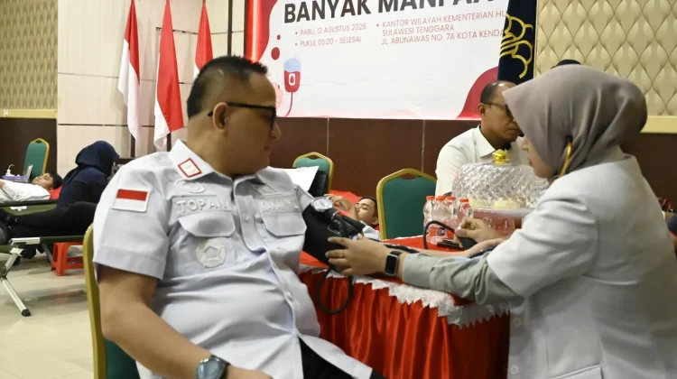 Kemenkum Sultra Gela Donor Darah Meriahkan Hari Pengayoman ke-81