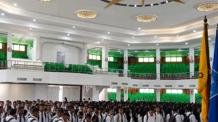 FKIP UHO Sambut 1.808 Mahasiswa Baru Melalui PKKMB