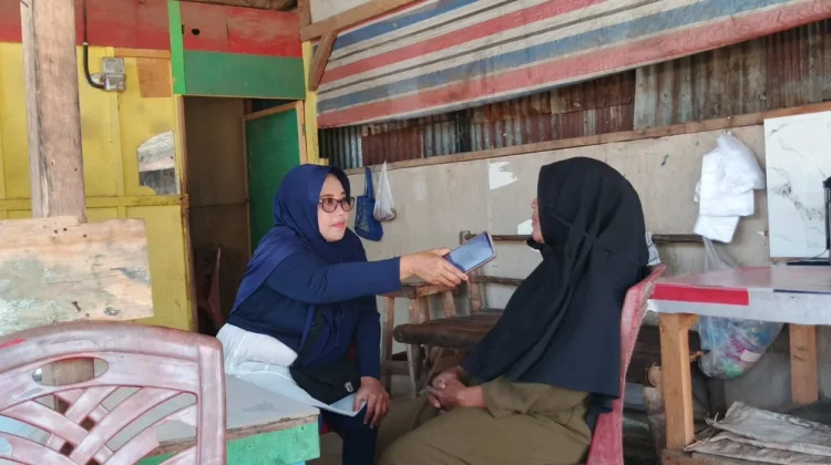 Kelapa Bakar Jadi Pilihan Pengobatan Tradisional Warga Kendari
