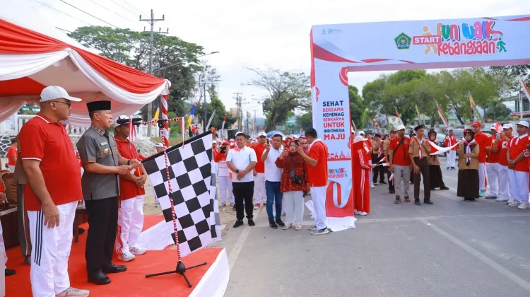 Gubernur Sultra Buka Fun Walk Kebangsaan, Meriahkan HUT ke-81 RI