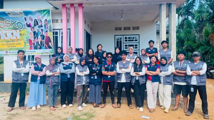 Mahasiswa KKN Gelar Senam Sehat Bersama Masyarakat Desa Laloonaha