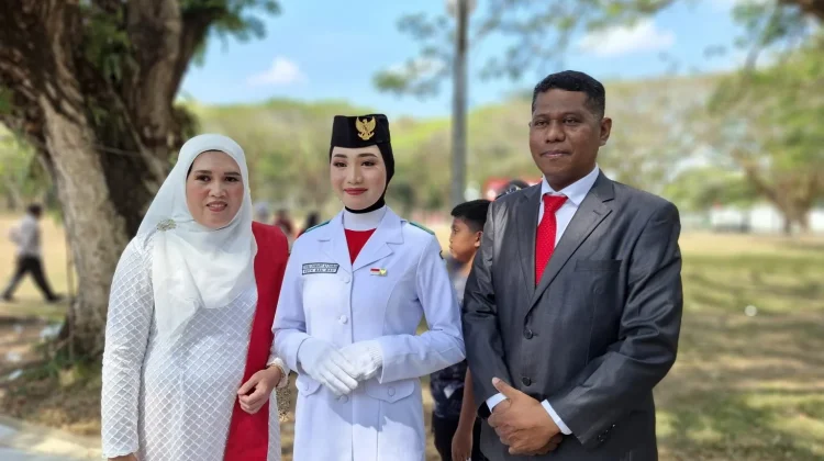 Syafira, Siswi SMAN 4 Baubau Jadi Pembawa Baki HUT ke-81 RI Tingkat Sultra