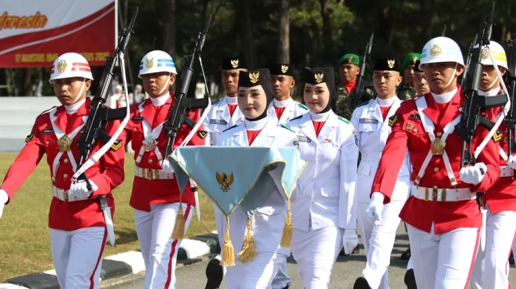 Paskibraka Sultra Tuntaskan Pengibaran Merah Putih di HUT ke-81 RI