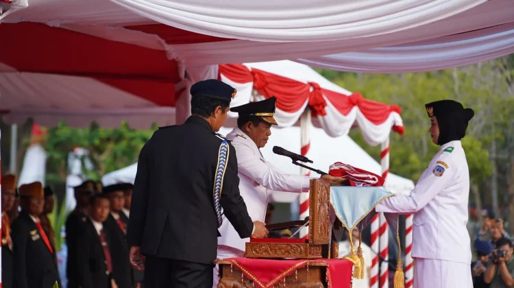 Jajaran Kanwil Kemenkum Sultra Ikuti Upacara Penurunan Bendera Merah Putih