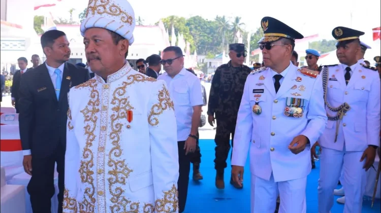 Menteri KKP Pimpin Upacara HUT RI Bersama Nelayan di KNMP Sorue Jaya