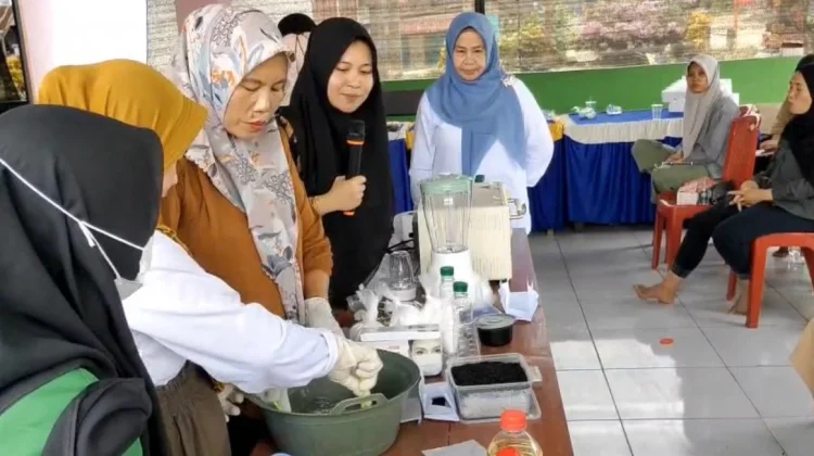 Tim PkM ITK Avicenna Dorong PKK Kuasai Produksi hingga Pemasaran