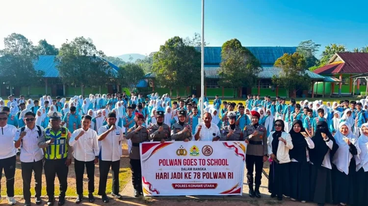 Polwan Polres Konut Edukasi Pelajar Cegah Bullying dan Pelanggaran Lalu Lintas