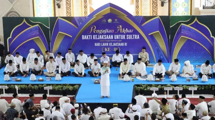 Plt. Bupati Koltim Hadiri Pengajian Akbar HUT Kejaksaan RI di Kendari