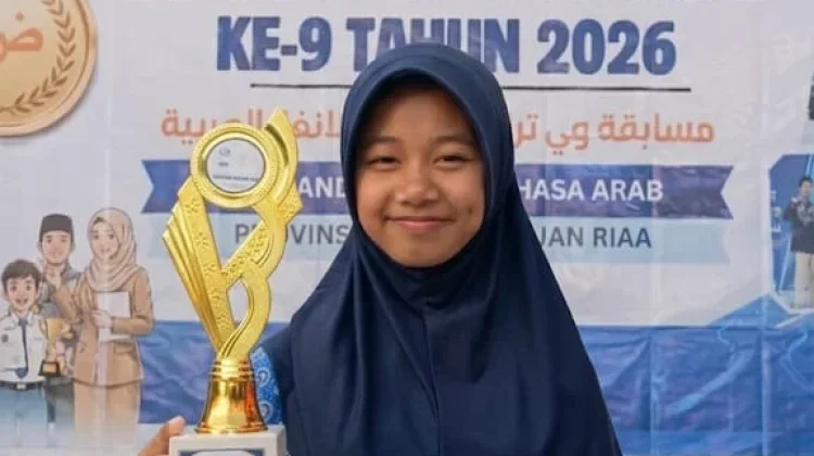 Siswi MTsN 1 Kendari Raih Juara 3 Olimpiade Bahasa Arab Sultra
