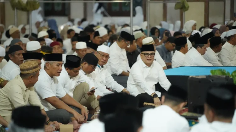 Kakanwil Kemenkum Sultra Hadiri Pengajian Akbar Bakti Kejaksaan untuk Sultra